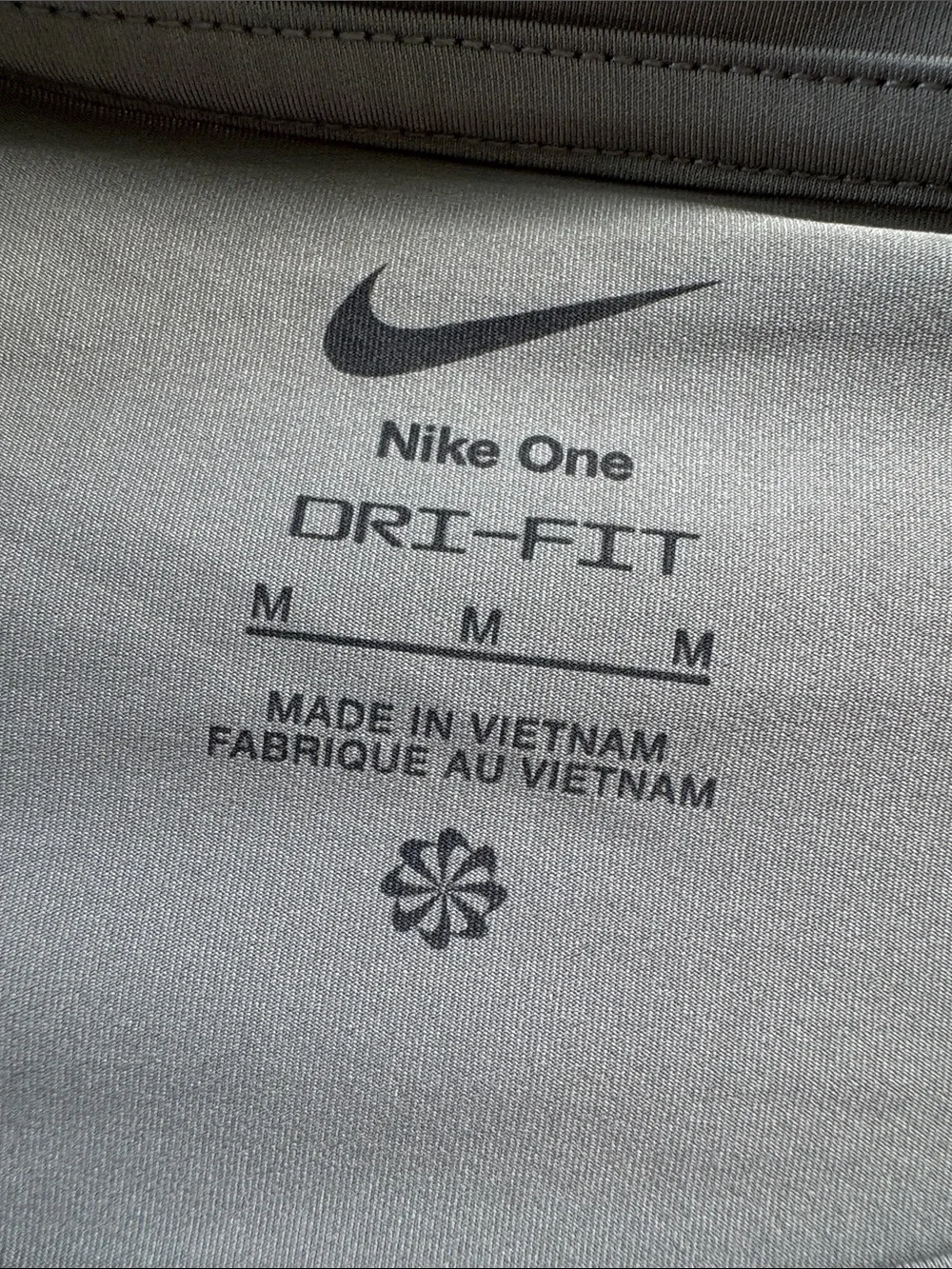 Nike One Dri-Fit olive gray men’s long sleeve thumb hole workout tee medium